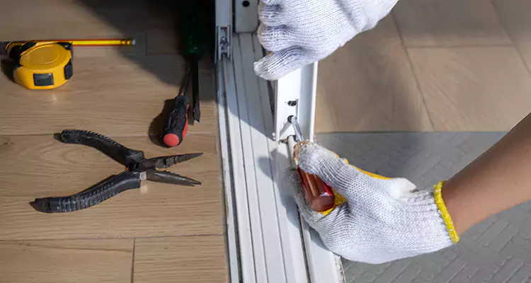 Screen Door Wheel Replacement in Port St. Lucie, FL
