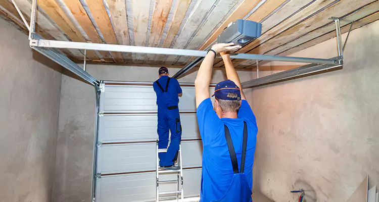 Garage Door Opener Technician in Port St. Lucie, FL