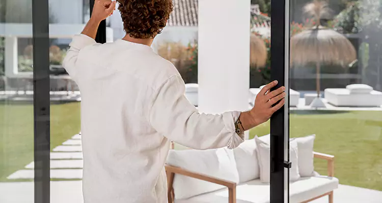 Sliding Screen Door Maintenance for Closing Issues in Port St. Lucie, FL